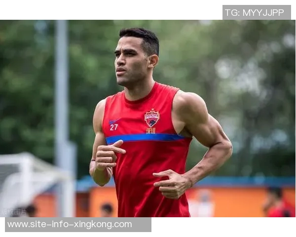 埃芬博格呼吁理性看待17岁拜仁小将卡尔的成长与发展 埃芬博格呼吁理性看待17岁拜仁小将卡尔的成长与发展