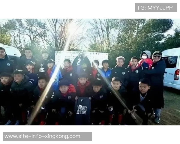 万项代表杜利亚伊足球学院首发表现出色却遗憾输球球队最终以2-3落败